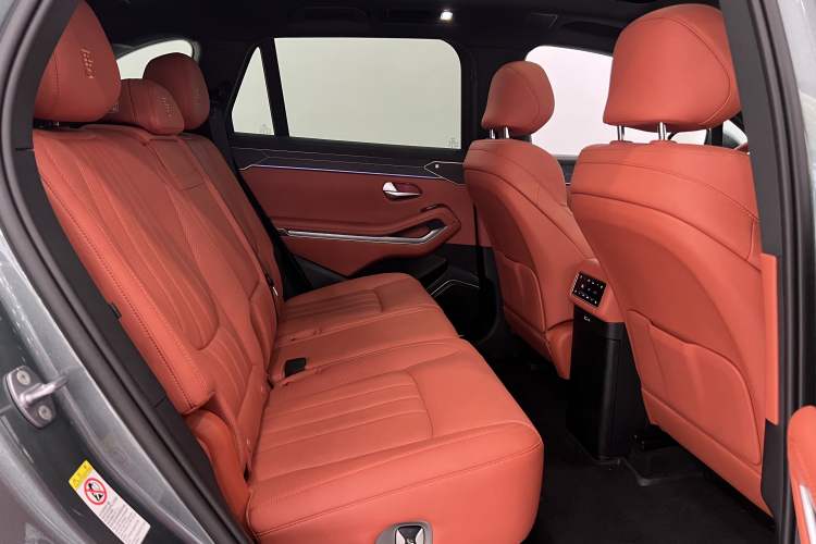 Used BYD Tang L 2025 DM 175KM Drone Player Edition Interior 4