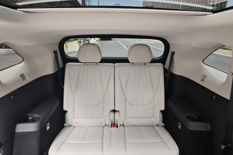 Used BYD Tang L 2025 EV with 670 km Range LiDAR and Premium Features Interior 5