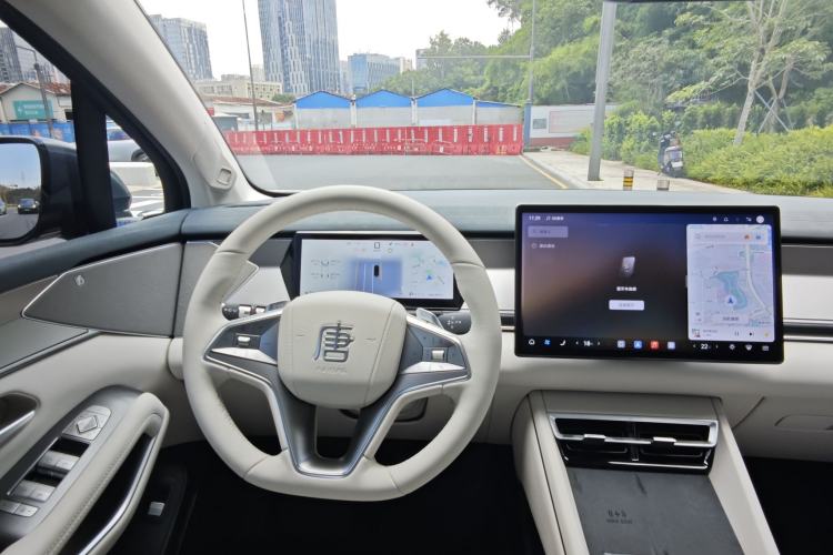 Used BYD Tang L 2025 EV with 670 km Range LiDAR and Premium Features Interior 7