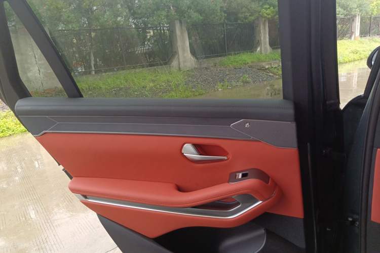 Used BYD Tang L 2025 EV 600KM All-Wheel-Drive LiDAR Flagship Model Interior 8