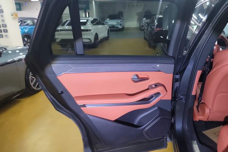 Used BYD Tang L 2025 EV 600KM All-Wheel-Drive LiDAR Flagship Model Interior 8