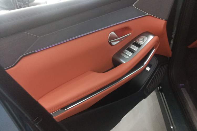 Used BYD Tang L 2025 DM 175KM Drone Player Edition Left Front Door Interior