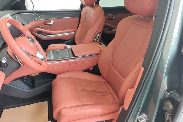 Used BYD Tang L 2025 DM 175KM Drone Player Edition Left Front Seat