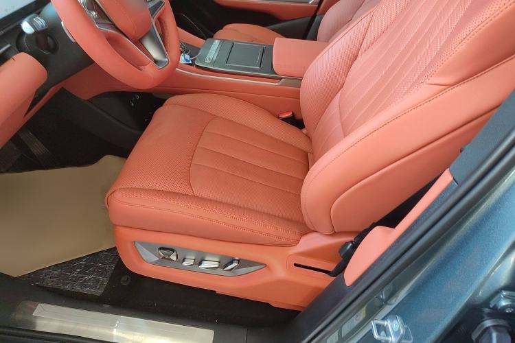 Used BYD Tang L 2025 DM 175KM Drone Player Edition Left Front Seat