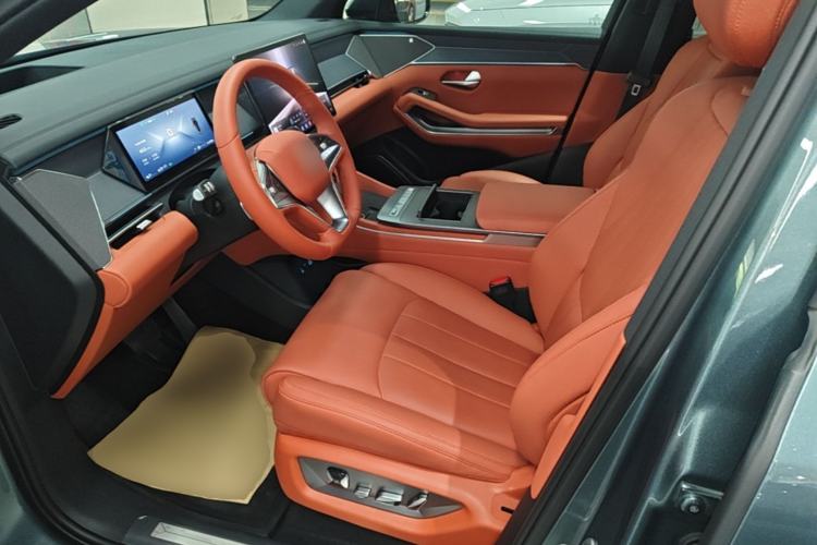 Used BYD Tang L 2025 DM 175KM Drone Player Edition Left Front Seat