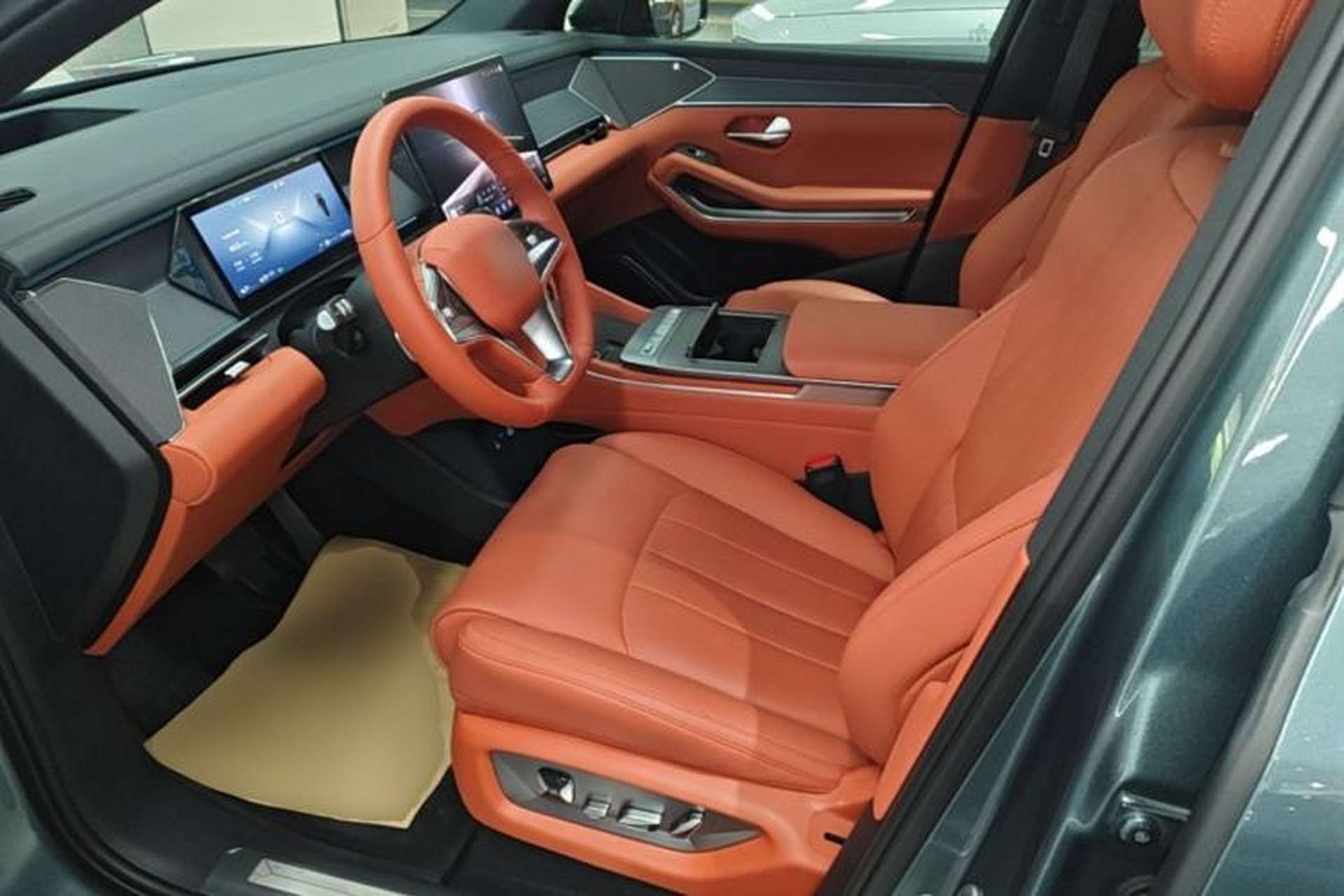 Used BYD Tang L 2025 DM 175KM Drone Player Edition Left Front Seat