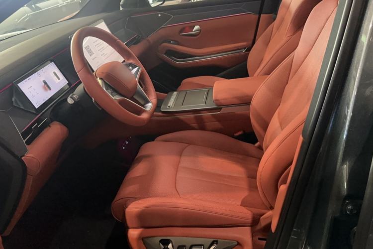 Used BYD Tang L 2025 DM 175KM Drone Player Edition Left Front Seat