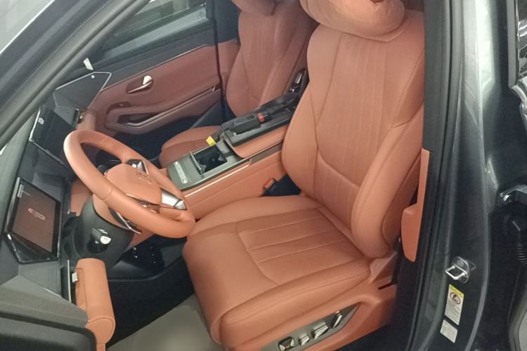 Used BYD Tang L 2025 DM 175KM Drone Player Edition Left Front Seat