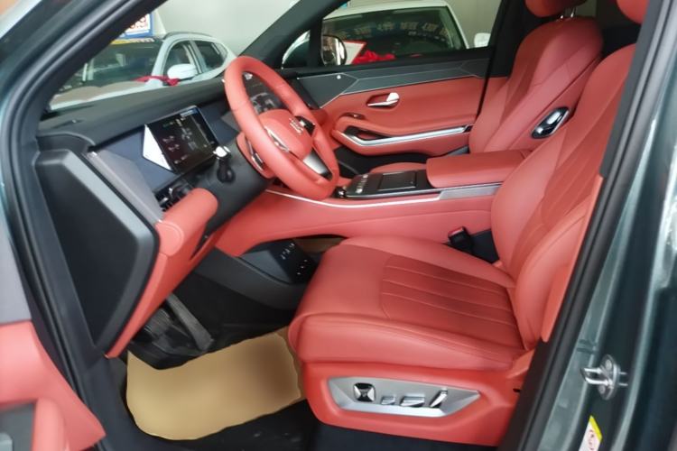 Used BYD Tang L 2025 DM 175KM Drone Player Edition Left Front Seat
