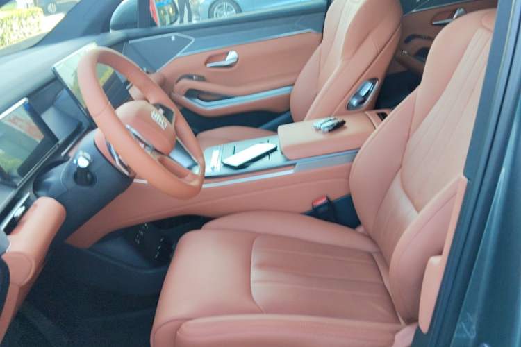 Used BYD Tang L 2025 DM 175KM Drone Player Edition Left Front Seat