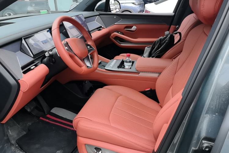 Used BYD Tang L 2025 DM 175KM Drone Player Edition Left Front Seat