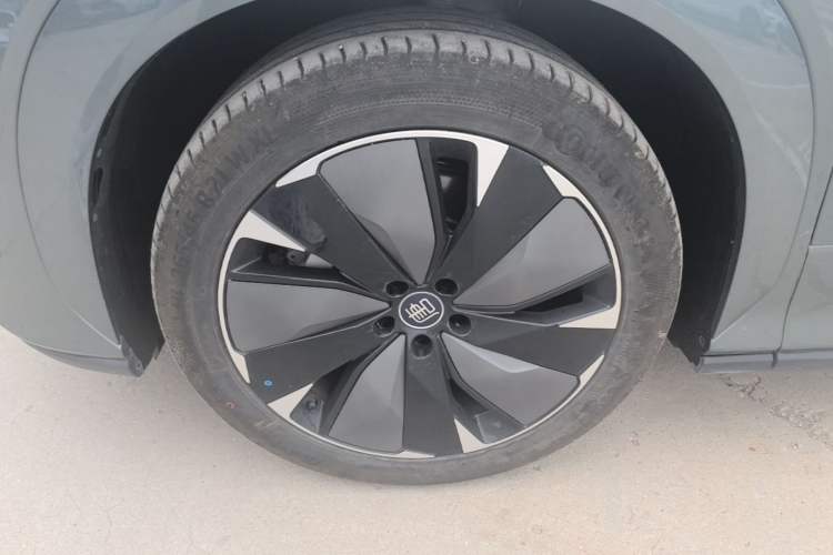 Used BYD Tang L 2025 DM 175KM Drone Player Edition Left Front Wheel Hub