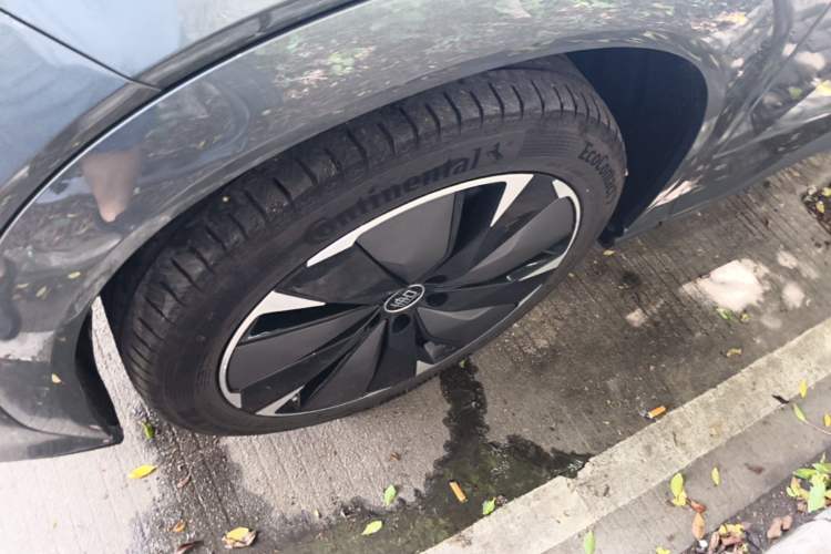 Used BYD Tang L 2025 DM 175KM Drone Player Edition Left Front Wheel Hub