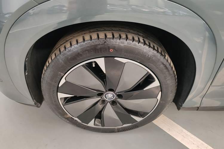 Used BYD Tang L 2025 DM 175KM Drone Player Edition Left Front Wheel Hub