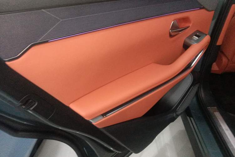 Used BYD Tang L 2025 DM 175KM Drone Player Edition Left Rear Door Interior