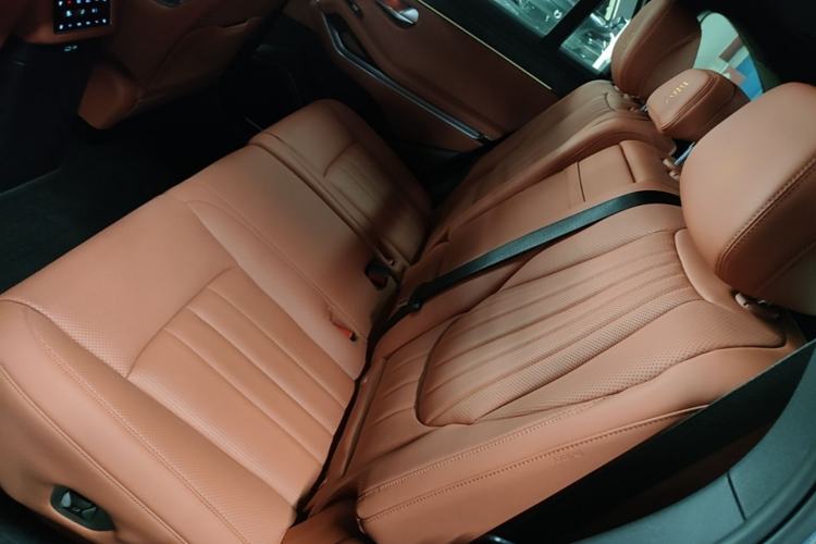 Used BYD Tang L 2025 DM 175KM Drone Player Edition Left Rear Seat
