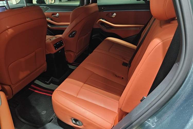 Used BYD Tang L 2025 DM 175KM Drone Player Edition Left Rear Seat