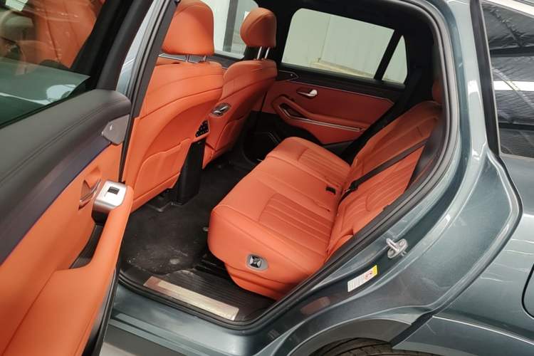 Used BYD Tang L 2025 DM 175KM Drone Player Edition Left Rear Seat
