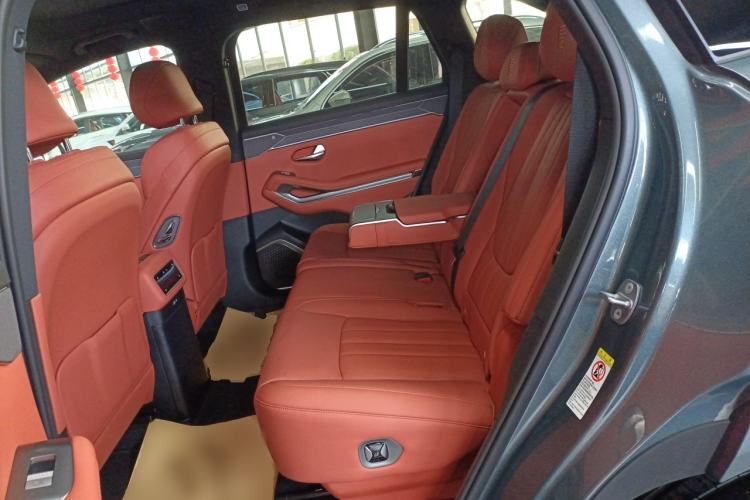 Used BYD Tang L 2025 DM 175KM Drone Player Edition Left Rear Seat