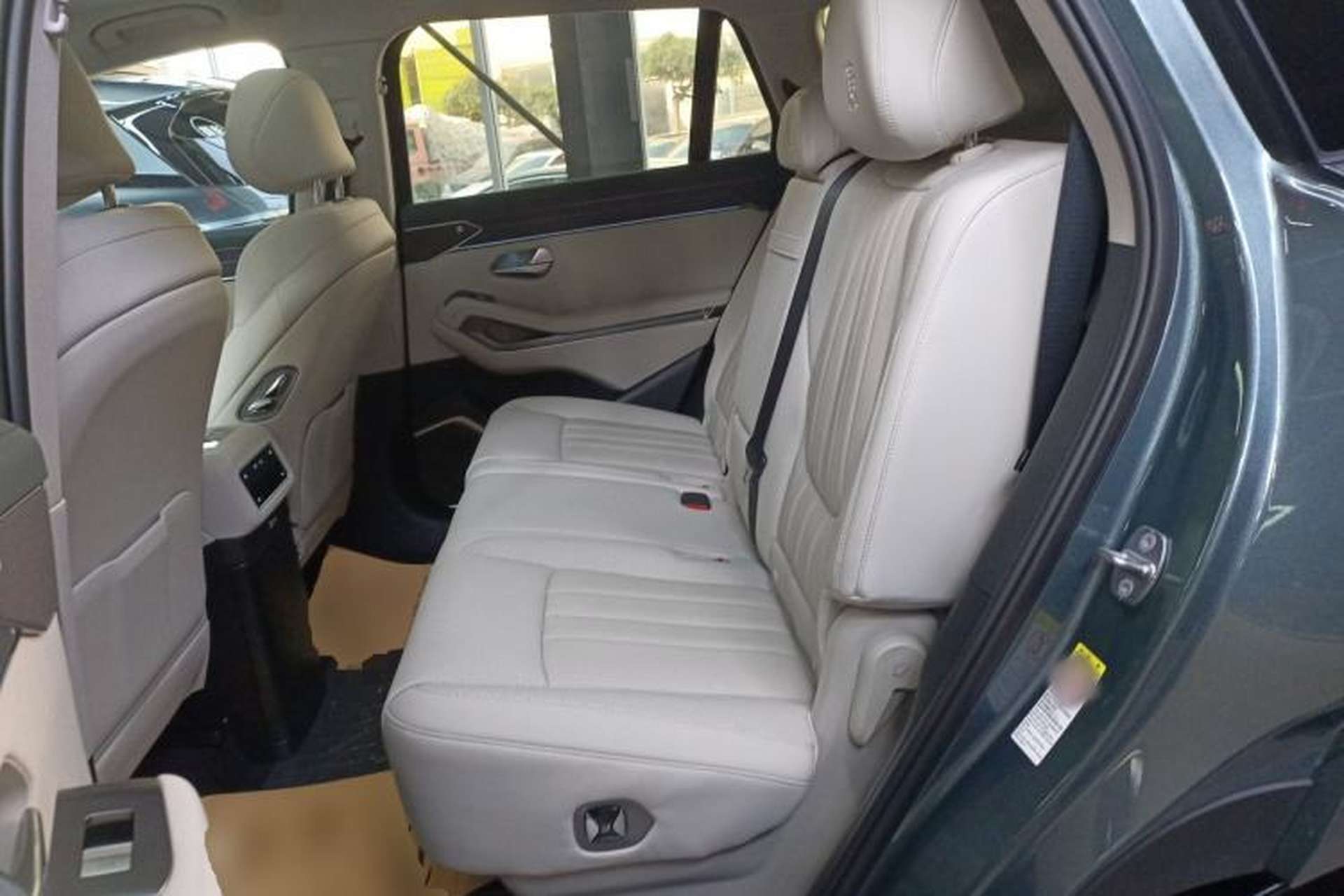 Used BYD Tang L 2025 DM 175KM Drone Player Edition Left Rear Seat