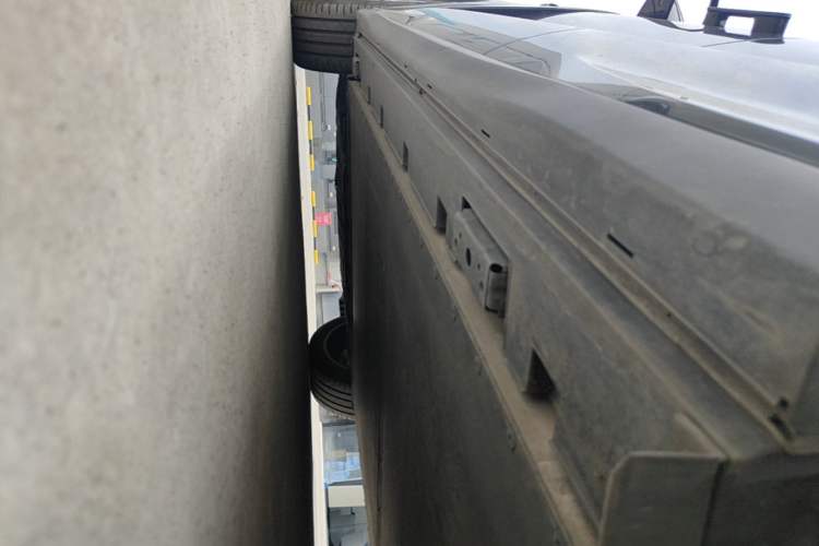 Used BYD Tang L 2025 EV 600KM All-Wheel-Drive LiDAR Flagship Model Left Side Sill