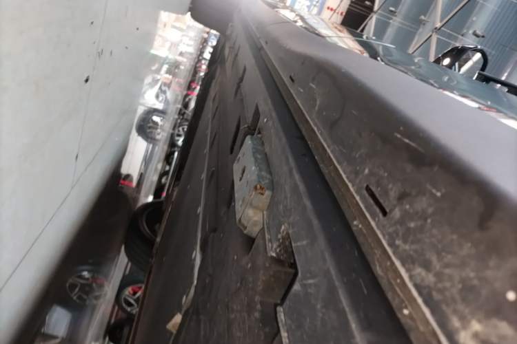 Used BYD Tang L 2025 DM 175KM Drone Player Edition Left Side Sill