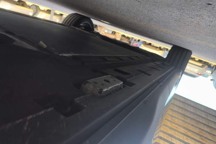 Used BYD Tang L 2025 DM 175KM Drone Player Edition Left Side Sill