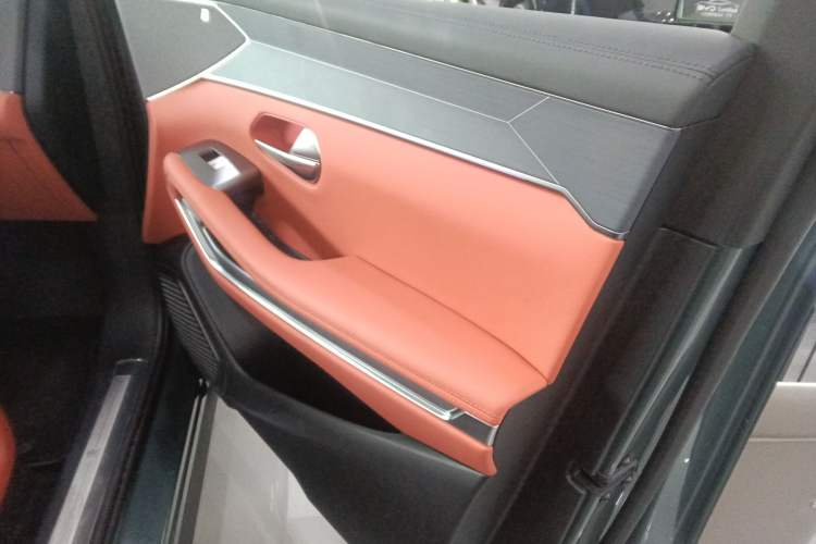 Used BYD Tang L 2025 DM 175KM Drone Player Edition Right Front Door Interior