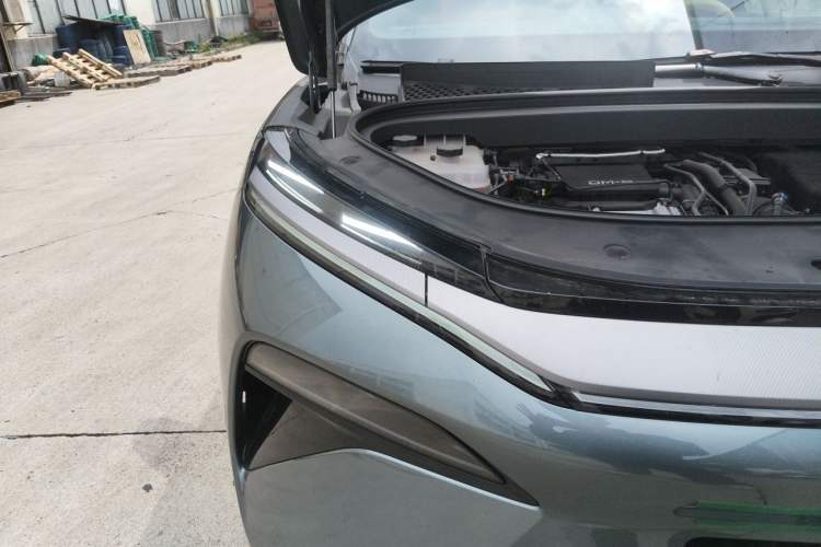 Used BYD Tang L 2025 DM 200KM Four-Wheel Drive LiDAR Flagship Model Right Front Headlight