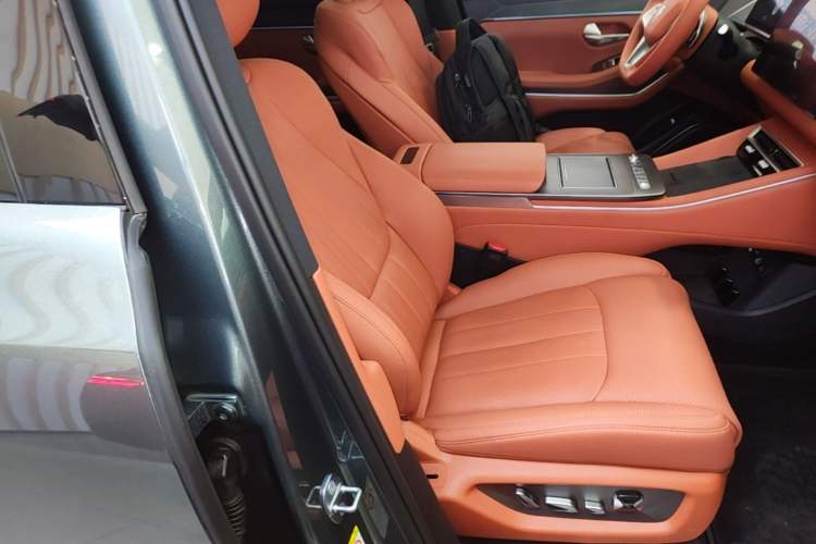Used BYD Tang L 2025 DM 175KM Drone Player Edition Right Front Seat