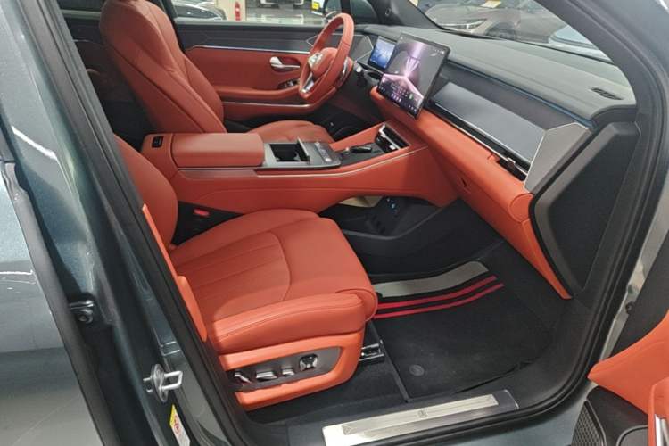 Used BYD Tang L 2025 DM 175KM Drone Player Edition Right Front Seat