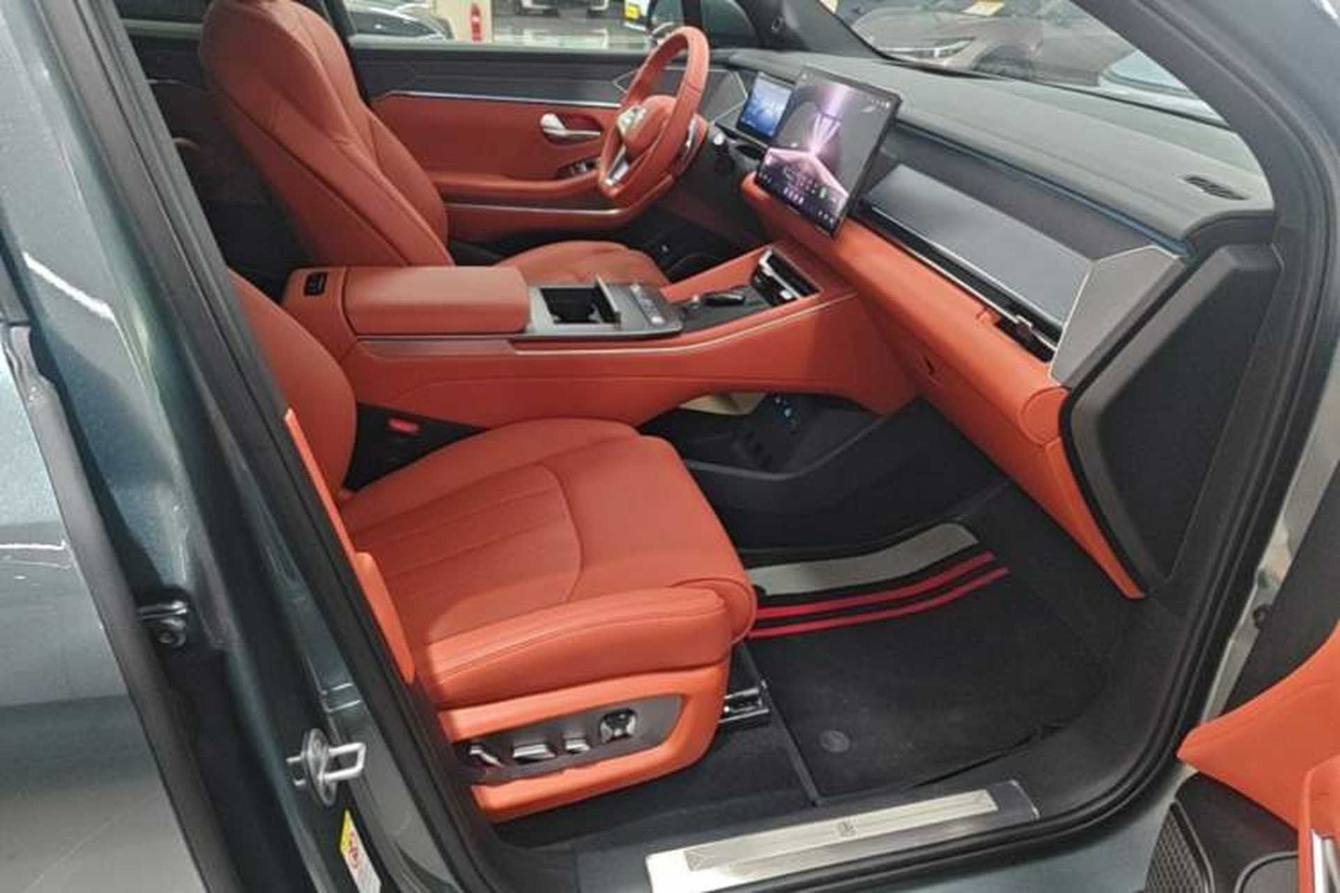 Used BYD Tang L 2025 DM 175KM Drone Player Edition Right Front Seat