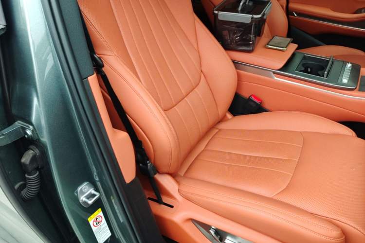 Used BYD Tang L 2025 DM 175KM Drone Player Edition Right Front Seat
