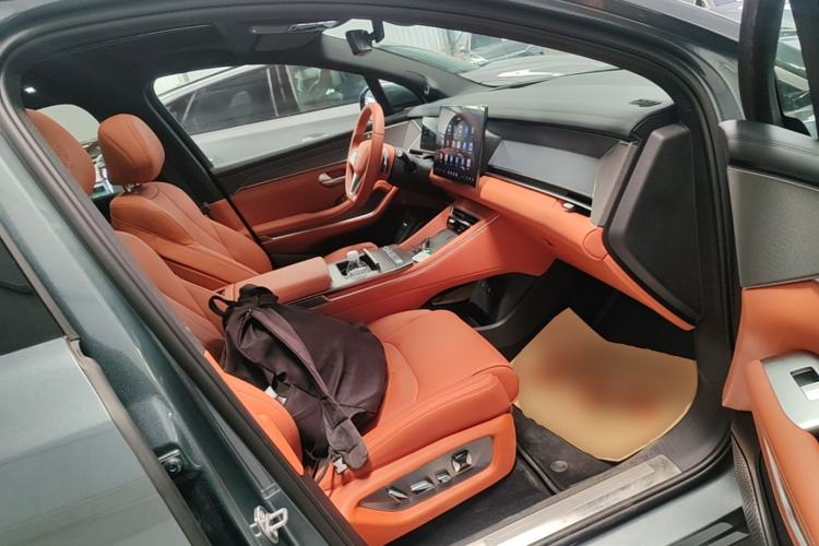 Used BYD Tang L 2025 DM 175KM Drone Player Edition Right Front Seat
