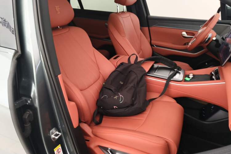 Used BYD Tang L 2025 DM 175KM Drone Player Edition Right Front Seat