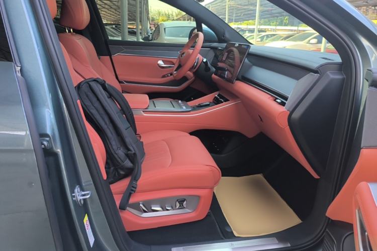 Used BYD Tang L 2025 DM 175KM Drone Player Edition Right Front Seat