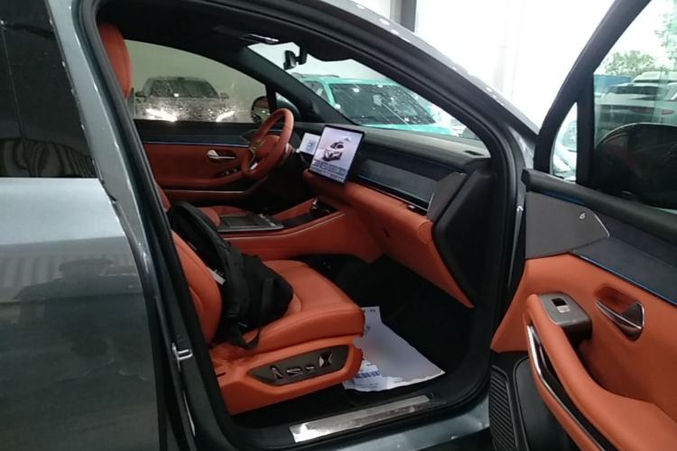Used BYD Tang L 2025 DM 175KM Drone Player Edition Right Front Seat