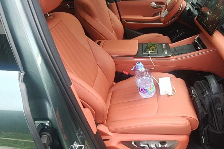 Used BYD Tang L 2025 DM 175KM Drone Player Edition Right Front Seat