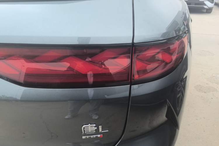 Used BYD Tang L 2025 DM 175KM Drone Player Edition Right Rear Taillight