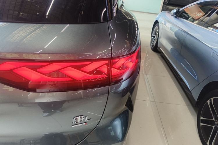 Used BYD Tang L 2025 DM 175KM Drone Player Edition Right Rear Taillight