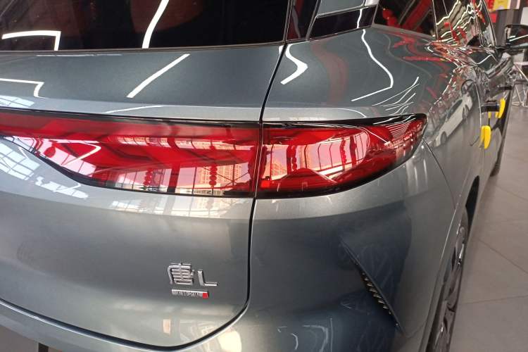 Used BYD Tang L 2025 DM 175KM Drone Player Edition Right Rear Taillight
