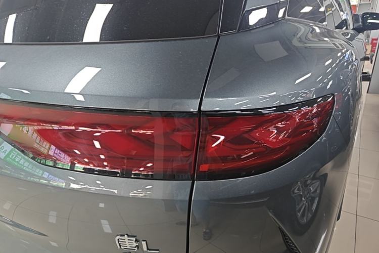 Used BYD Tang L 2025 DM 200KM Four-Wheel Drive LiDAR Flagship Model Right Rear Taillight