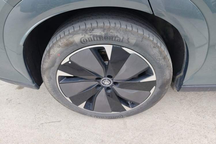 Used BYD Tang L 2025 DM 175KM Drone Player Edition Right Rear Wheel Hub