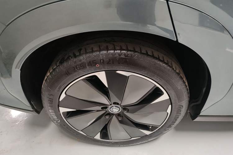 Used BYD Tang L 2025 DM 175KM Drone Player Edition Right Rear Wheel Hub