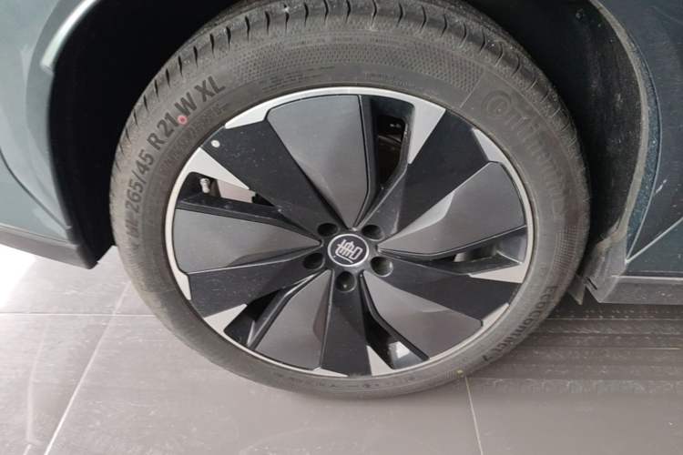 Used BYD Tang L 2025 DM 175KM Drone Player Edition Right Rear Wheel Hub