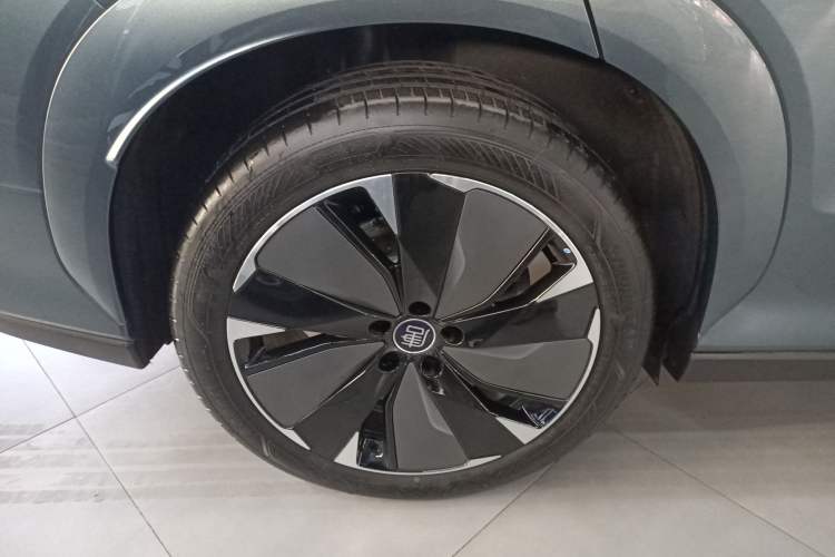 Used BYD Tang L 2025 DM 175KM Drone Player Edition Right Rear Wheel Hub