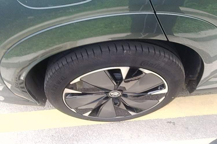Used BYD Tang L 2025 DM 175KM Drone Player Edition Right Rear Wheel Hub