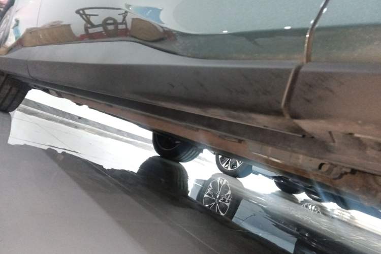 Used BYD Tang L 2025 DM 175KM Drone Player Edition Right Side Sill