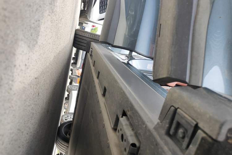 Used BYD Tang L 2025 EV 600KM All-Wheel-Drive LiDAR Flagship Model Right Side Sill