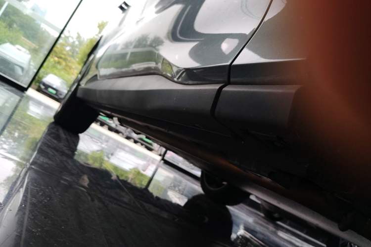 Used BYD Tang L 2025 DM 175KM Drone Player Edition Right Side Sill